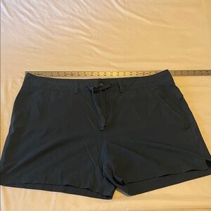 Magellan Outdoors Deep Blue Shorts Size 20